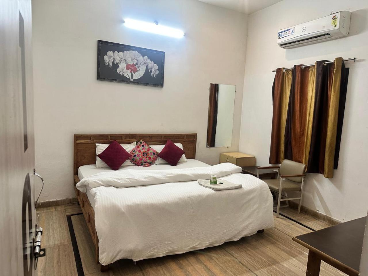 פושקאר Hotel Zoola Palace מראה חיצוני תמונה